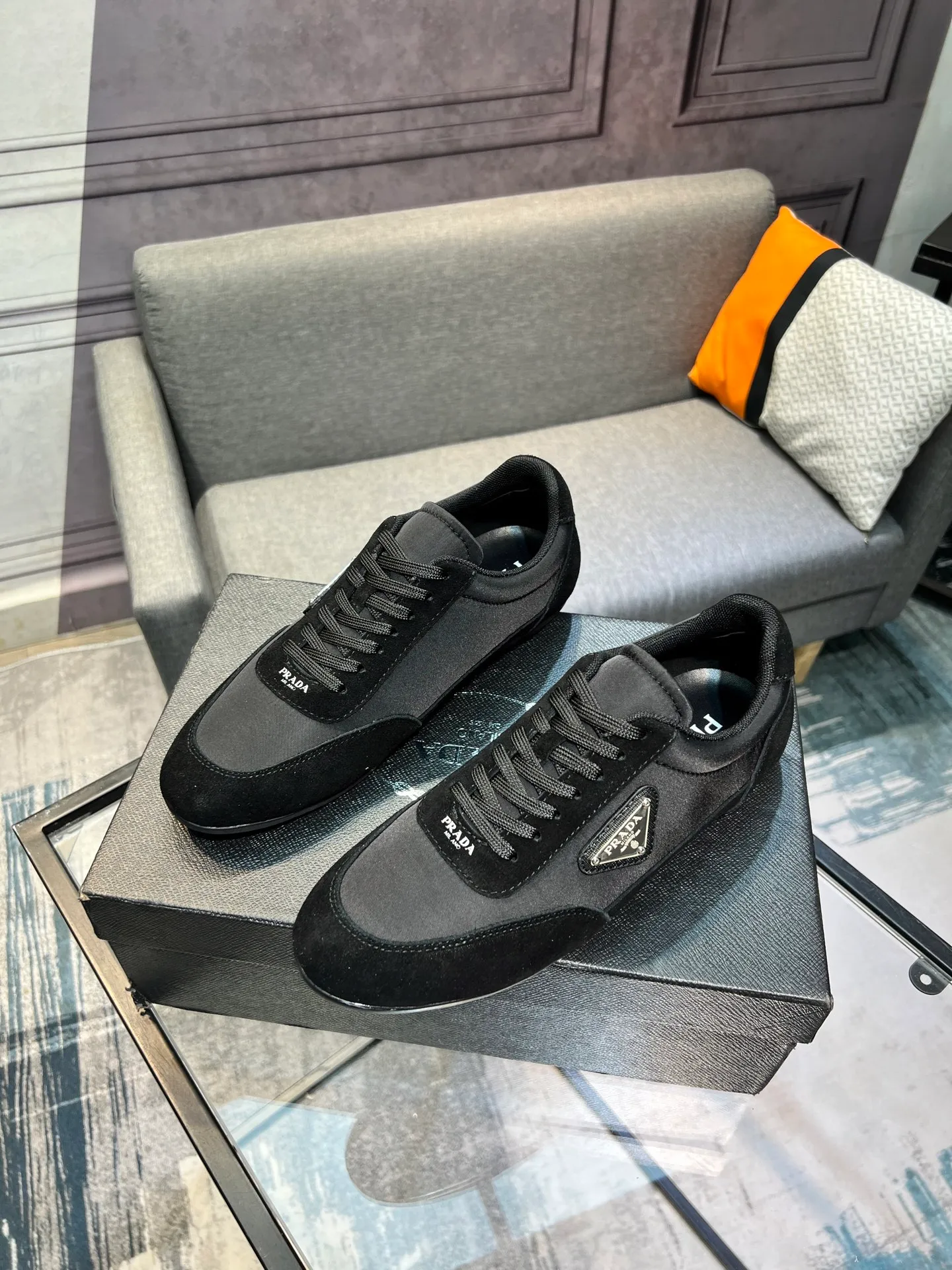 Men's shoes 💰440 PRADA (Prada) uses original cow suede, genuine leather lining, original foam wear-resistant soft outsole, casual sports version, young fashion, European and American trend, British style, actual picture color. Standard code: Men’s size 38/44 (45 can be customized)